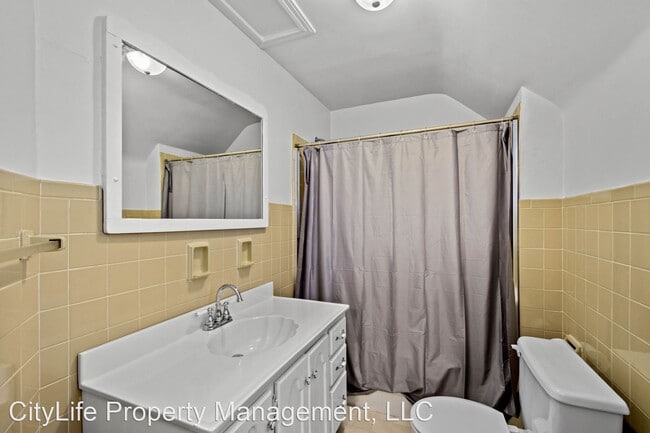 Building Photo - 2 br, 1 bath House - 565 6th Street