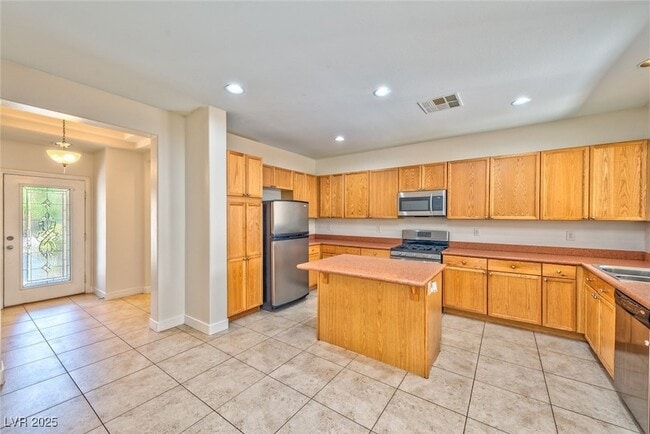 Building Photo - 10589 Danielson Ave