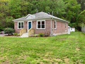 Building Photo - 16 Morin St