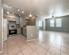 Building Photo - 50 Aura de Blanco St