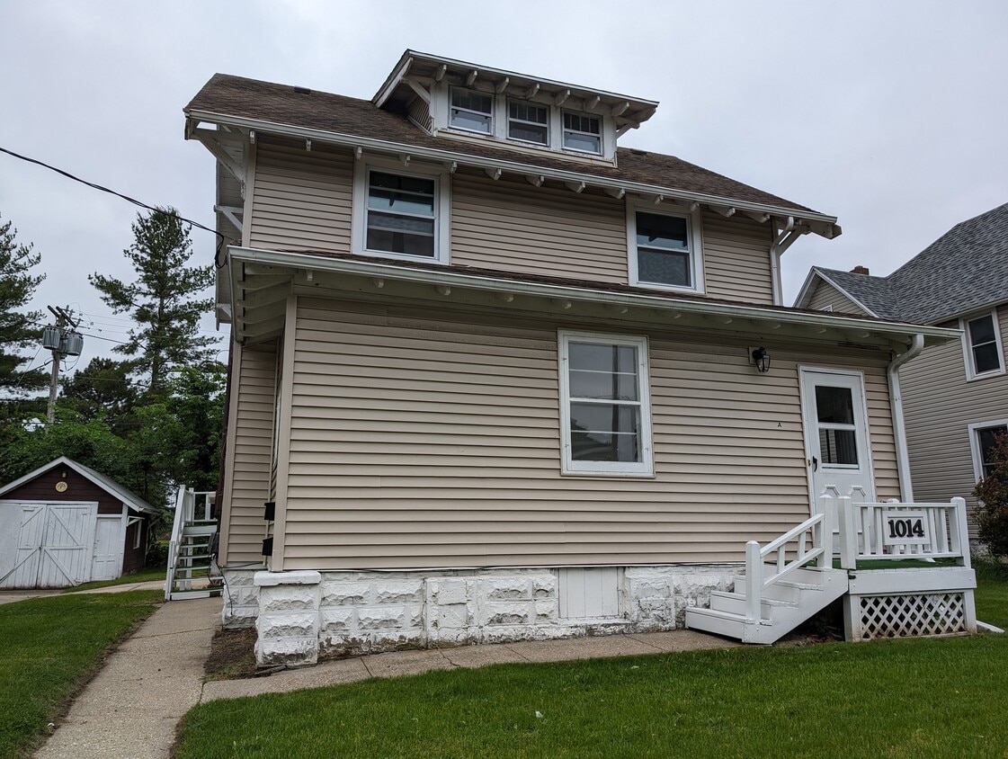 1014 Portland Ave Unit 2 Bedroom Apartment, Beloit, WI 53511 ...