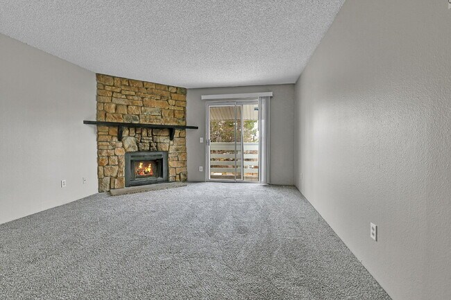 Foto del edificio - $1,445.95 - 2 Bed, 2 Bath Condo in Denver with In-Unit Laundry!