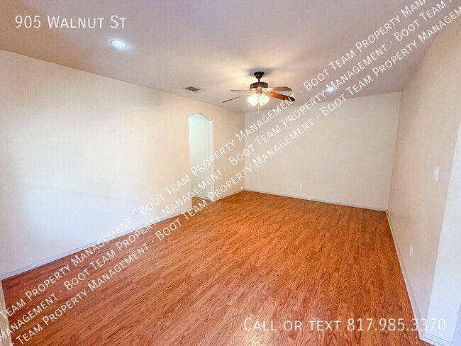 Building Photo - 905 Walnut St