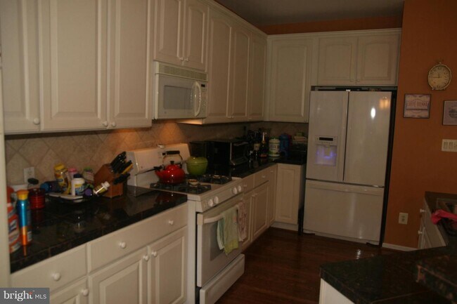 Foto del edificio - 20925 Cheyenne Terrace