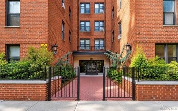 Building Photo - 37-30 83rd St