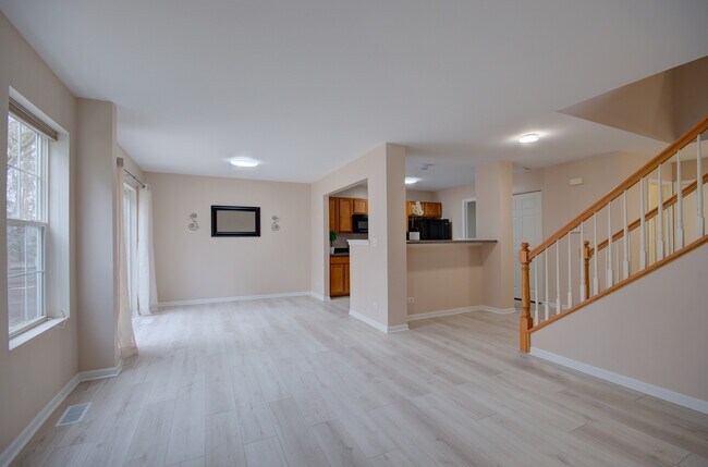 Foto del edificio - 2421 Stoughton Cir