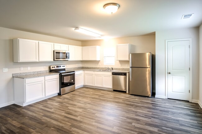 Building Photo - 866 Nursery Rdg Dr