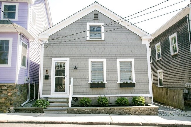 Building Photo - 45 Holland St