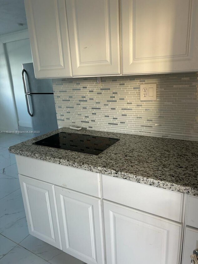 Foto principal - 3840 NW 194th St