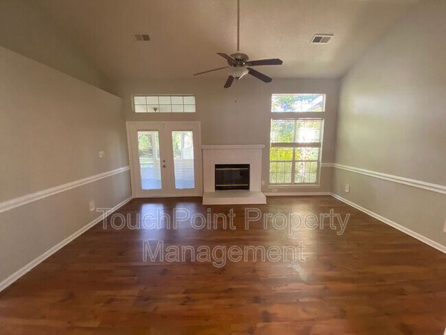 Foto del edificio - 9515 Oren Thompson Rd