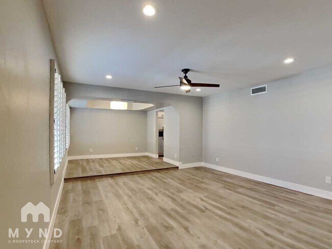 Foto del edificio - 7043 E Hearn Rd