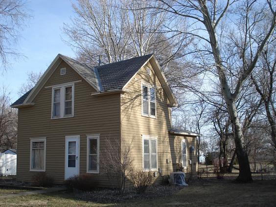 Building Photo - 732 W Cedar St