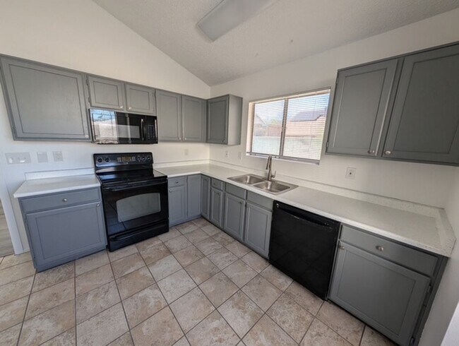 Foto del edificio - 7340 W Tuckey Ln