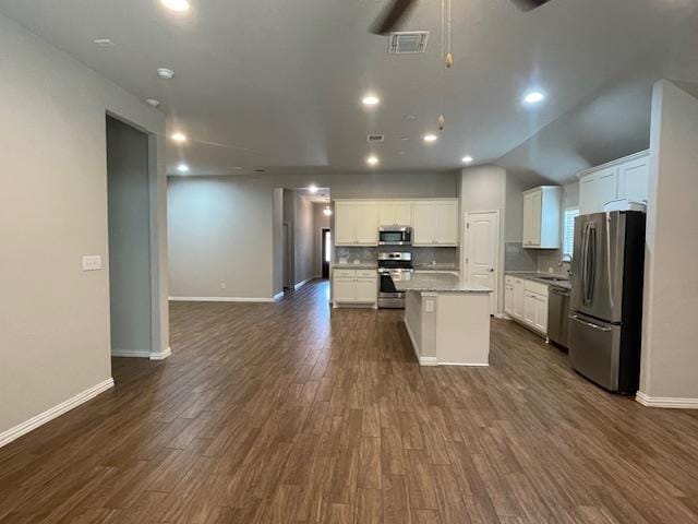 Foto del edificio - 136 Belford St