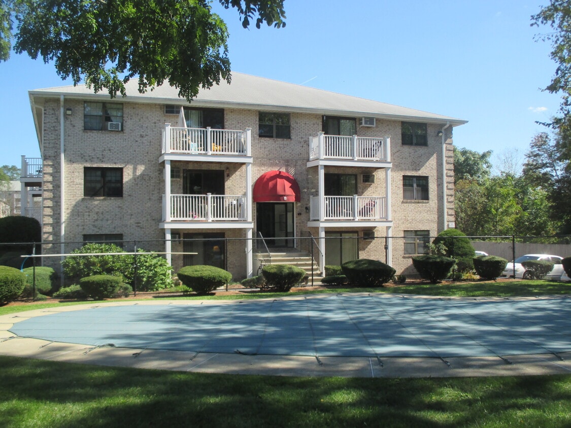 8 Kenmar Dr Unit 61, Billerica, MA 01821 Condo for Rent in Billerica