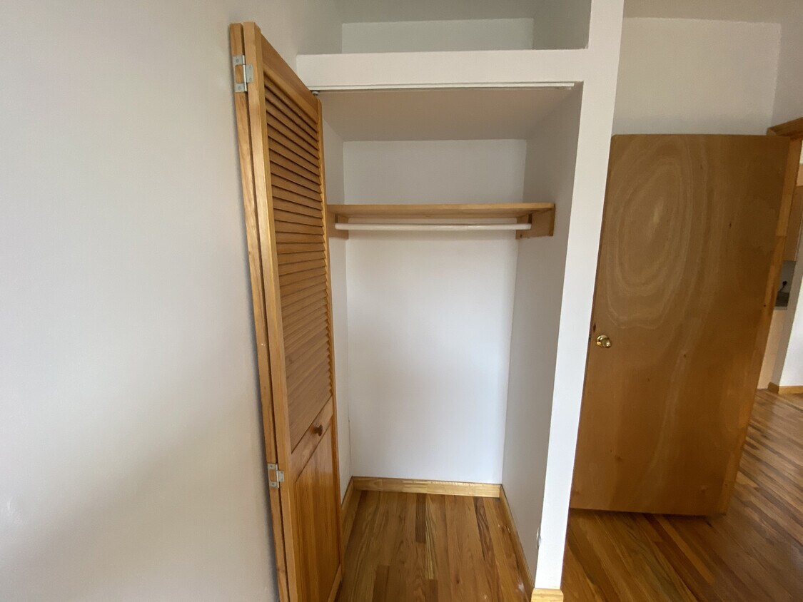 Foto principal - 540 E 5th St