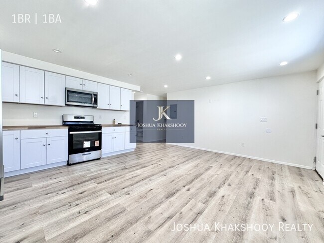 Foto del edificio - 14615 Gilmore St