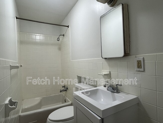 Building Photo - 15 S Front St