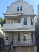 Building Photo - 166 Grant Ave