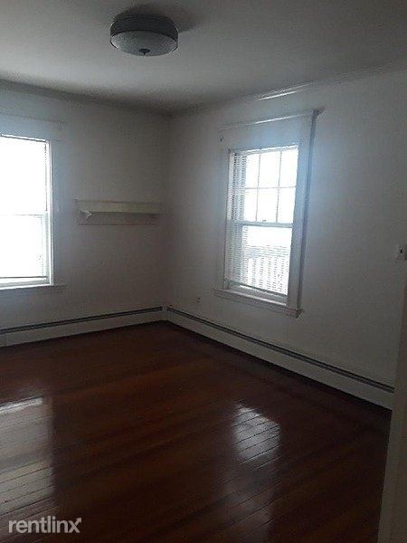Building Photo - 2 br, 1 bath Apartment - 12 Holly Street