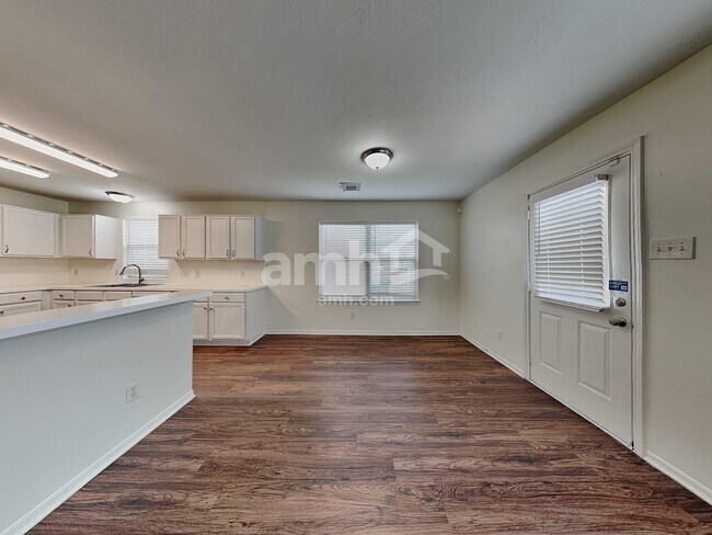 Foto del edificio - 2114 English Green Way