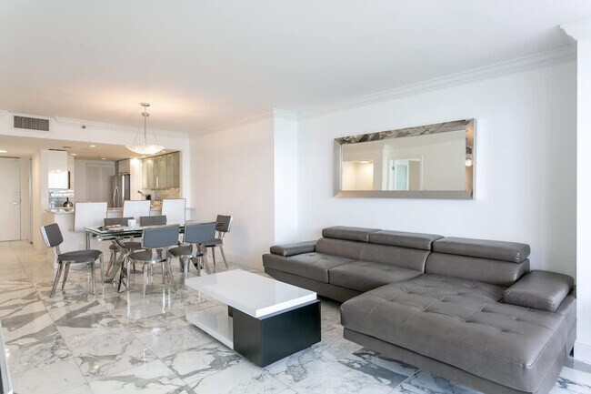 Foto del edificio - 1717 N Bayshore Dr