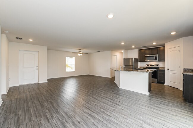 Foto del edificio - 191 Blackstone Dr, Fort Myers, FL