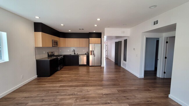 Foto del edificio - 6034 Craner Ave