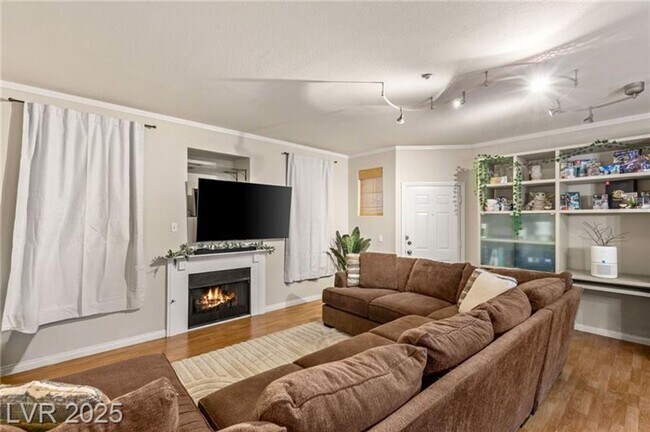 Foto del edificio - Spacious Two-Bedroom Condo with Resort-Sty...