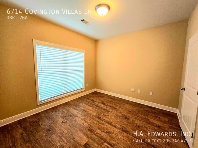 Foto del edificio - 6714 Covington Villas Ln
