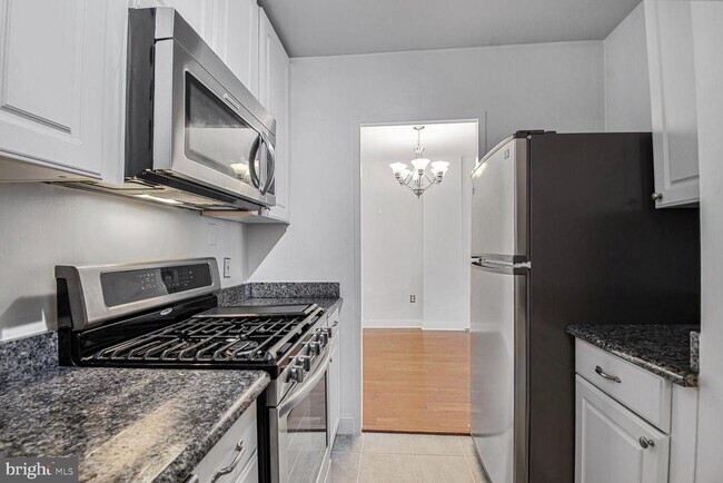Foto del edificio - 4000 Tunlaw Rd NW