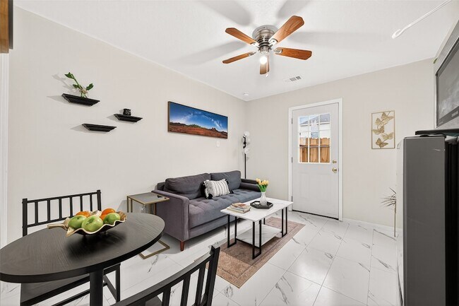 Foto del edificio - 15811 Natchez Brook Ln