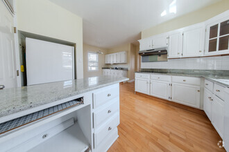 Building Photo - 1648 W Cullerton St