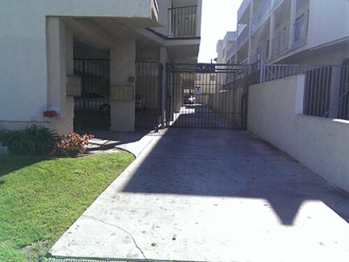 Building Photo - 4320 W 142nd St