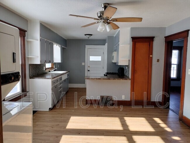 Foto del edificio - 118 9th Ave SE