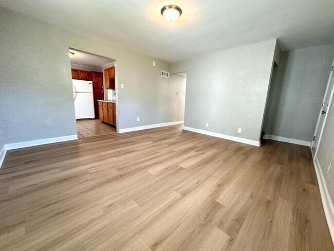 Foto del edificio - 1624 Pershing Blvd