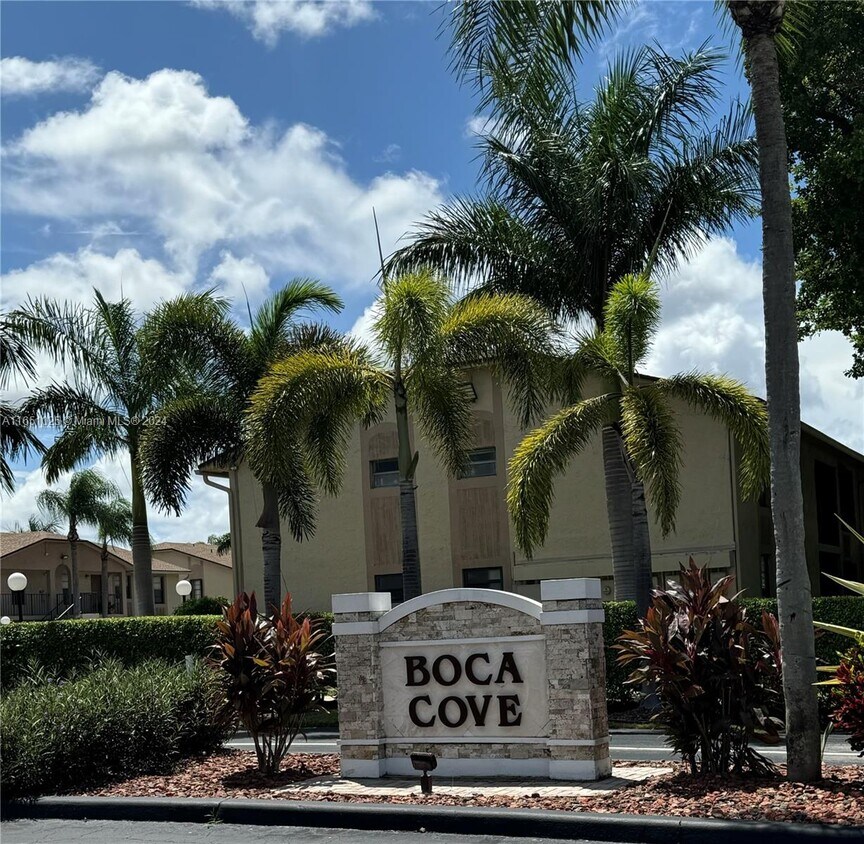 Primary Photo - 9539 Boca Cove Cir