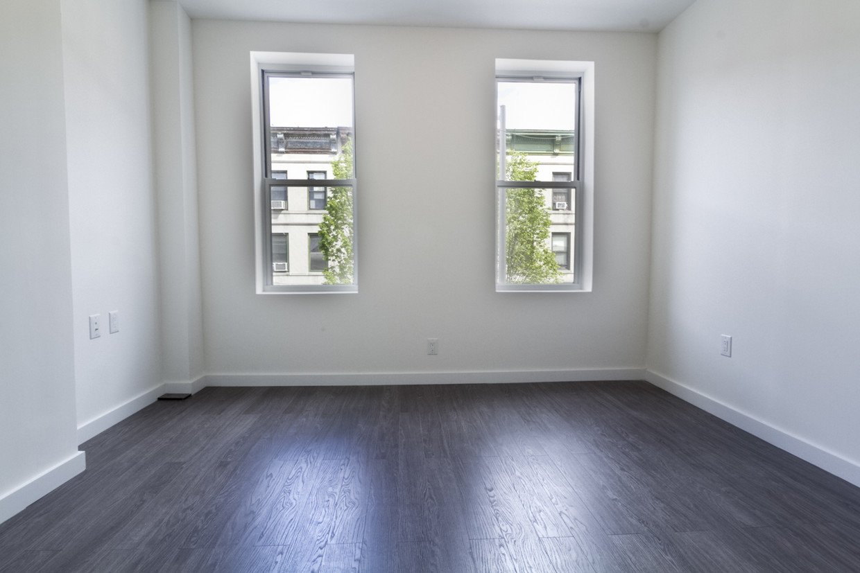 Foto principal - 1245 Halsey St