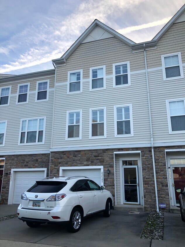 Primary Photo - 23545 Devonshire Rd