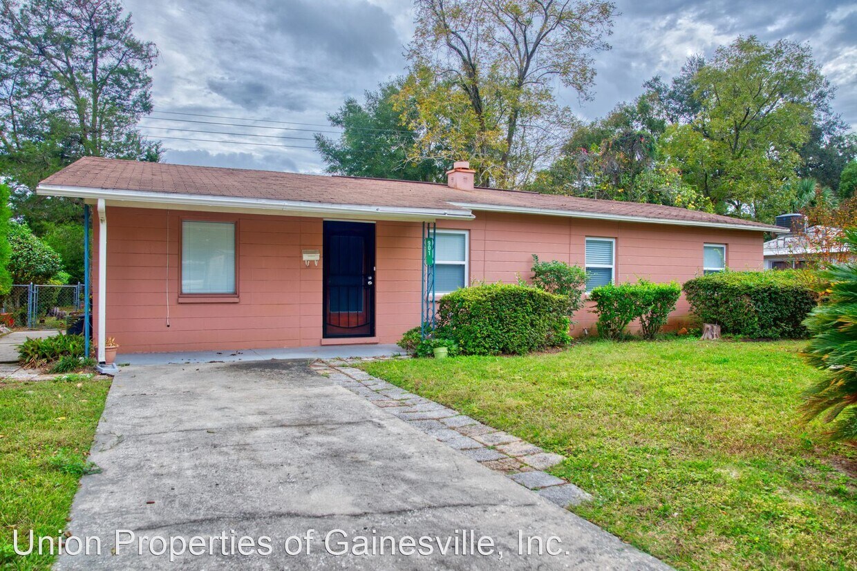 Foto principal - 3 br, 1.5 bath House - 901 NE 23rd Street