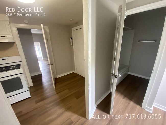 Building Photo - Beautifully renovated 1 bedroom in York City.