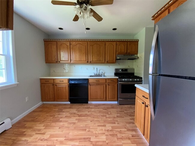 Building Photo - 31 Parkside Dr