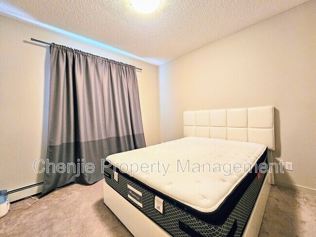Photo du bâtiment - 1144 Adamson Dr SW