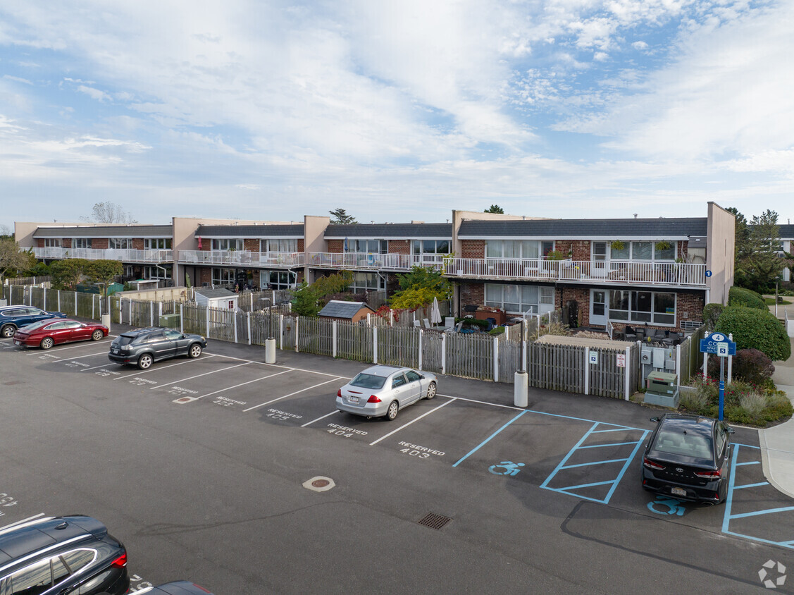 Primary Photo - Towne House at Lido Beach