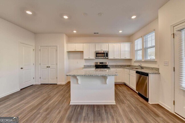 Building Photo - 127 Star Ct