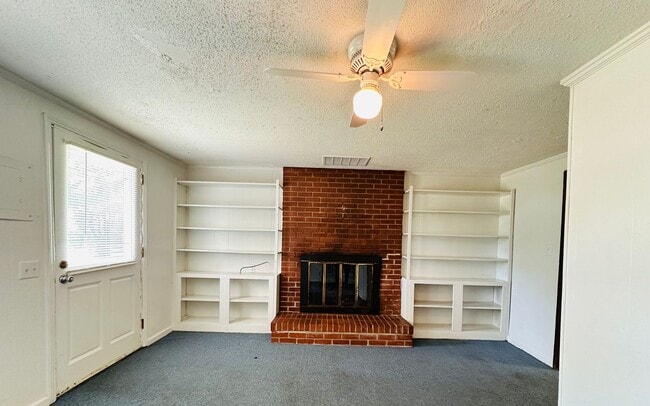 Building Photo - SEAGATE AREA - 1BD/1BA - Located just off ...