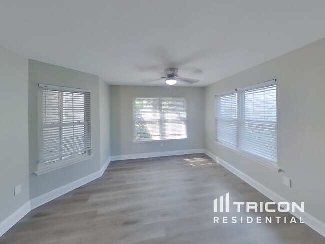 Foto del edificio - 5200 Plantation Ct
