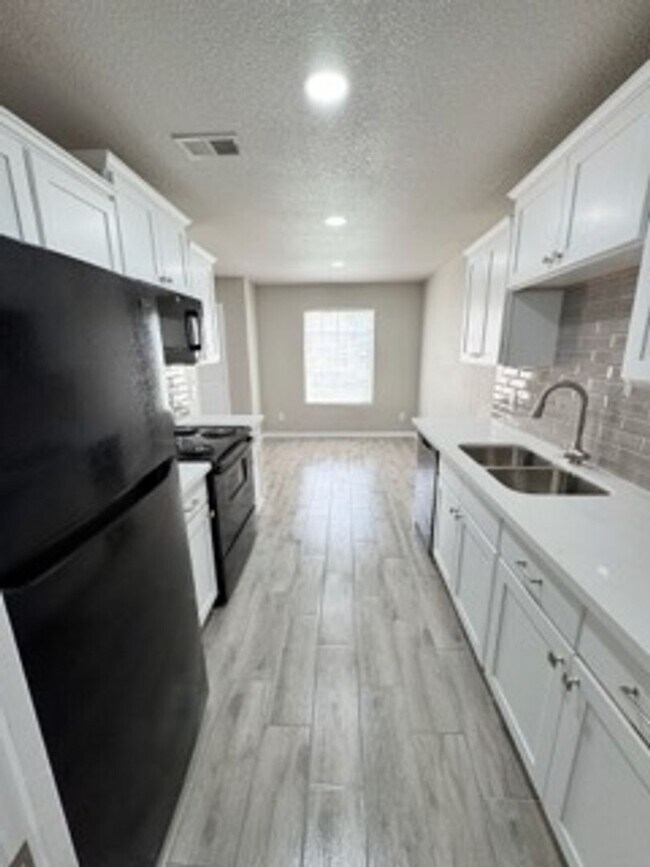 Foto del edificio - 8746 Glen Meadow Ln