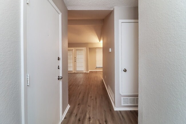 Building Photo - 19 Atlanta Ct