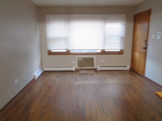 Building Photo - 10533 Parkside Ave